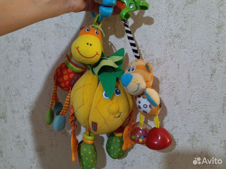 Развивающие игрушки подвески
