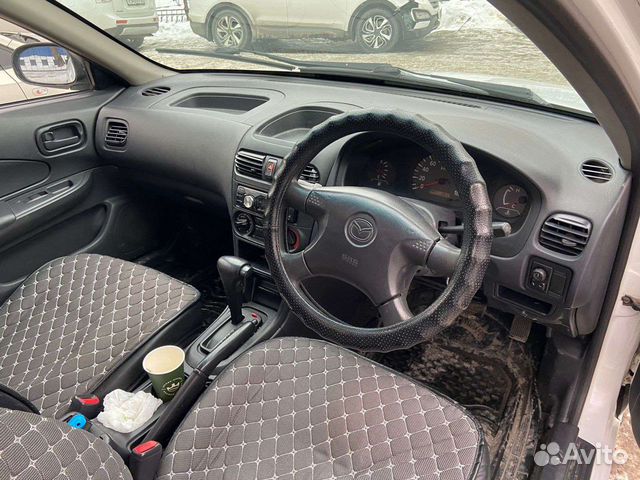 Mazda Familia 1.3 AT, 2002, 120 000 км