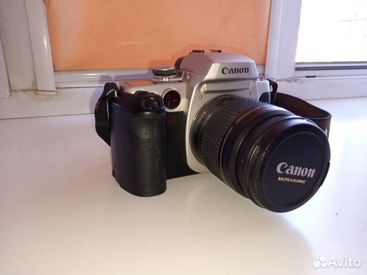 Пленочный фотоаппарат Canon EOS 50e