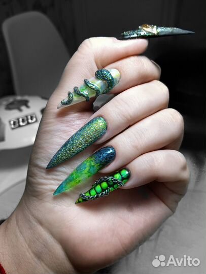 Мастер маникюра и педикюра