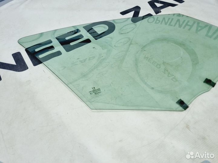 Стекло переднее правое Peugeot 308