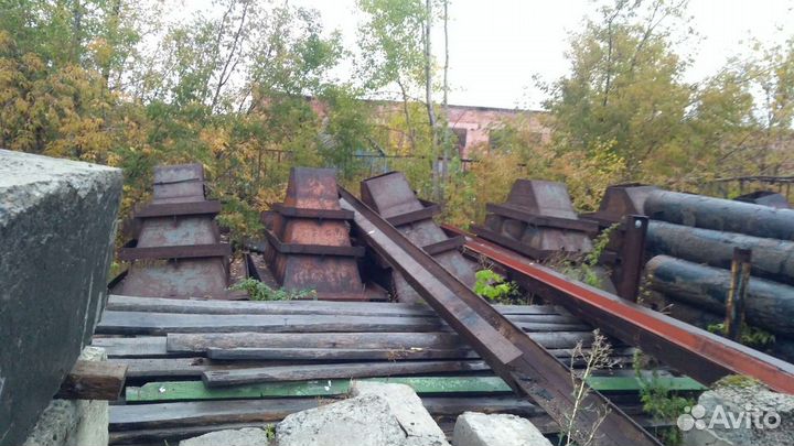 Бункера металлические б/у