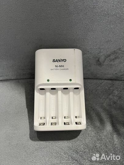 Зарядное устройство sanyo для аккум. батареек