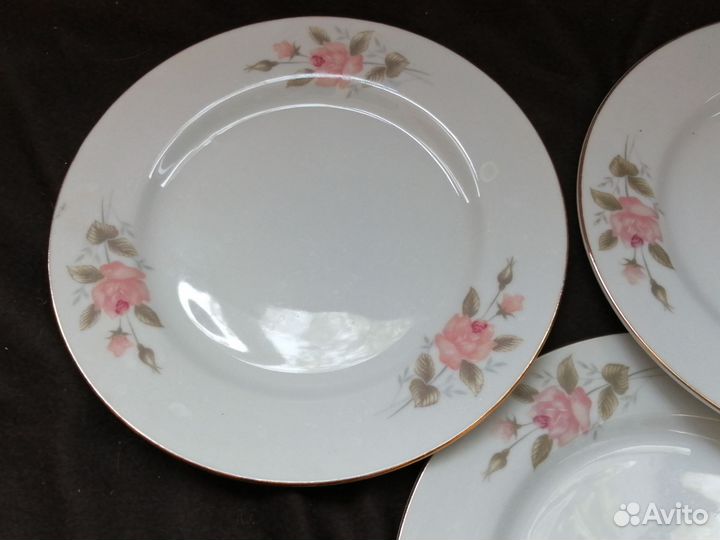 Тарелки Tono china Япония Розы 20.5 см