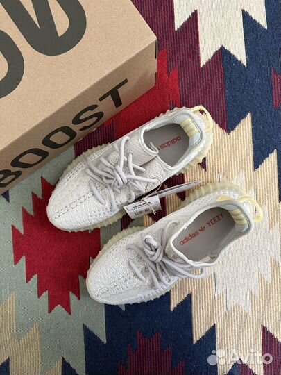 Кроссовки Adidas Yeezy Boost 350 V2 Light