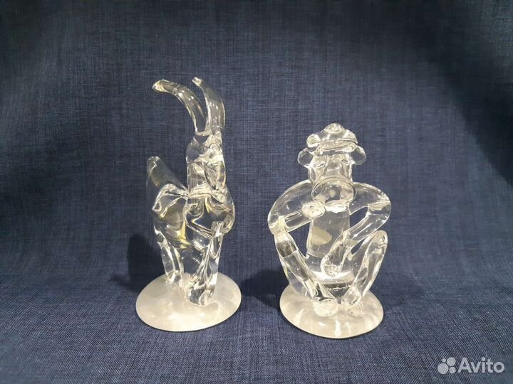 Стеклянные статуэтки Козерог и Обезьяна