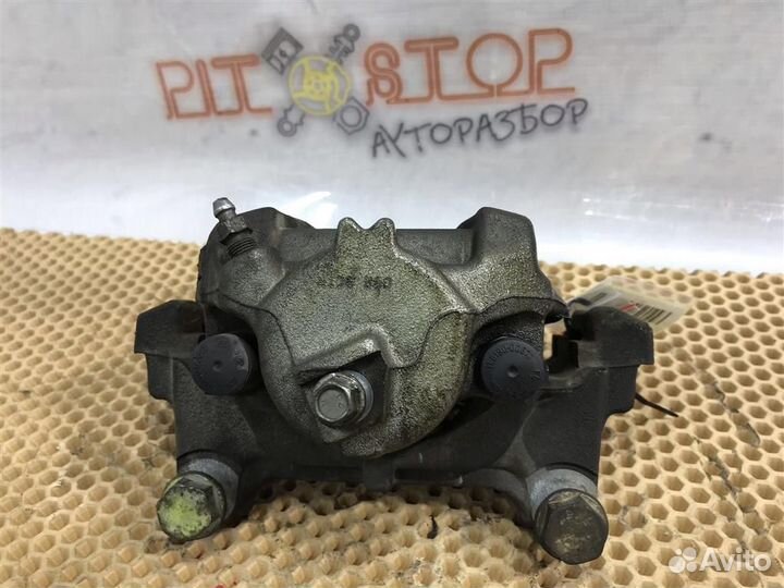 Суппорт передний левый Volkswagen Tiguan