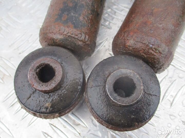 Амортизатор задний KYB Hyundai Sonata 3 2.0 1996г