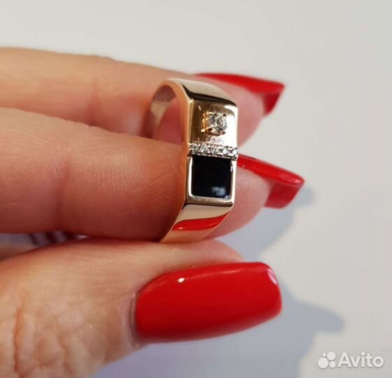 Золотое кольцо с фианитами и эмалью новое
