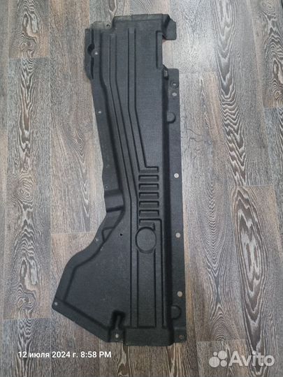 Облицовка днища левая на бмв F15, F16