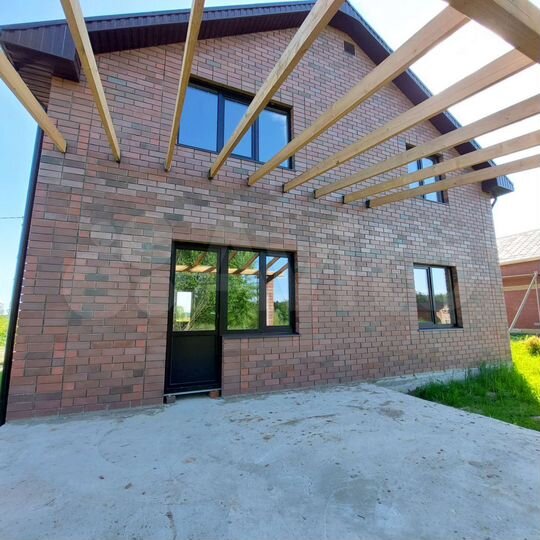 Дом 190 м² на участке 11,3 сот.