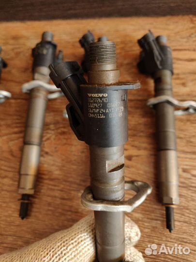 Форсунка топливная Вольво 2.4