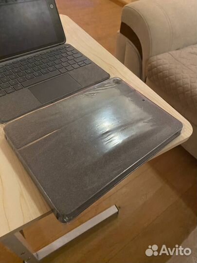 Клавиатура-чехол Logitech ComboTouch для iPad 10.2