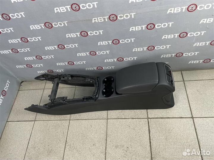 Консоль центральная с подлокотником Audi Q5 8R 2