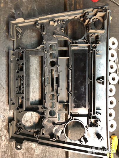 Субару легаси вн 5 эбу блок управления 22611-аg292