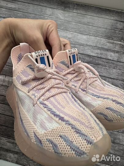 Суперские кроссовки в состоянии новых 19 см