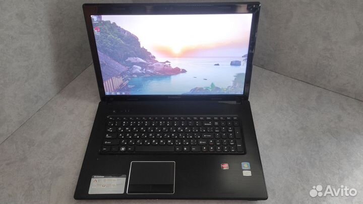 Ноутбук Lenovo с большим 17.3 дюймовым экраном