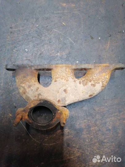 Коллектор выпускной левый Mitsubishi Diamante F31A