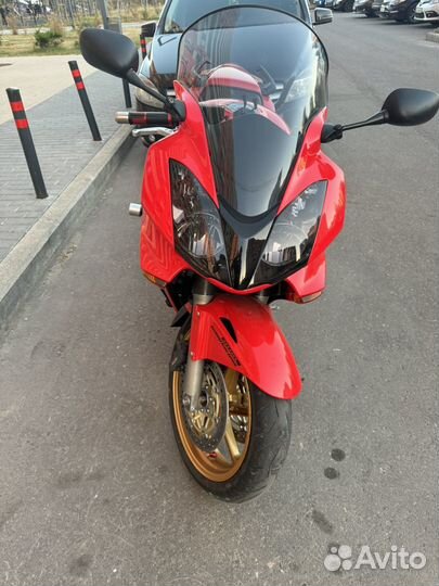 Продам Honda VFR800