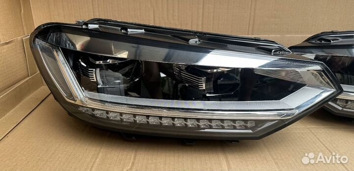 Volkswagen touran фара левая фарм правая фары