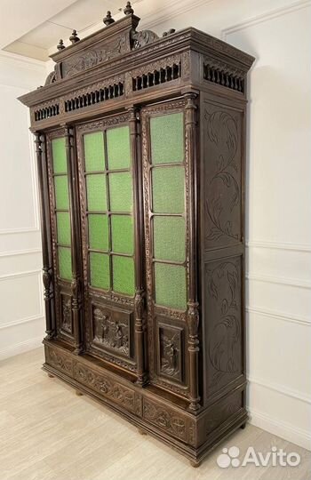 Платяной шкаф в бретонском стиле