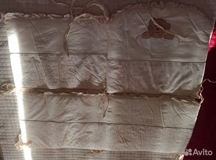 Бортики в кроватку с балдахином