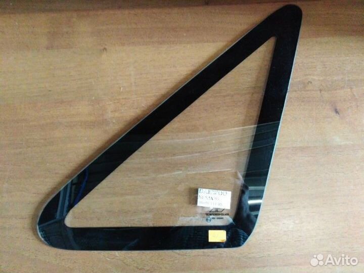 Стекло кузовное заднее правое Daewoo Nexia 1994