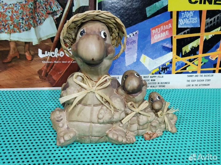 Статуэтка интерьерная Черепашки бесплатно