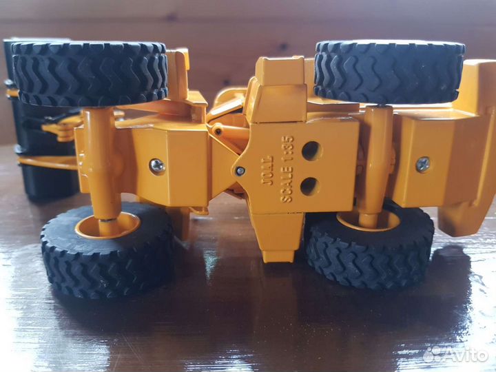 Модели 1:35 JCB