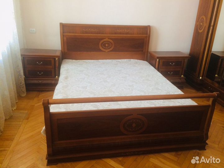 Спальный гарнитур