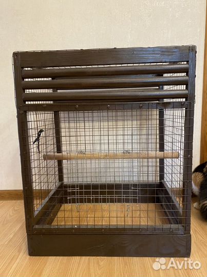 Большая клетка для птицы