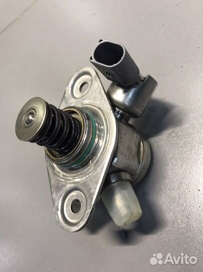 Топливный насос высокого давления Mercedes М276