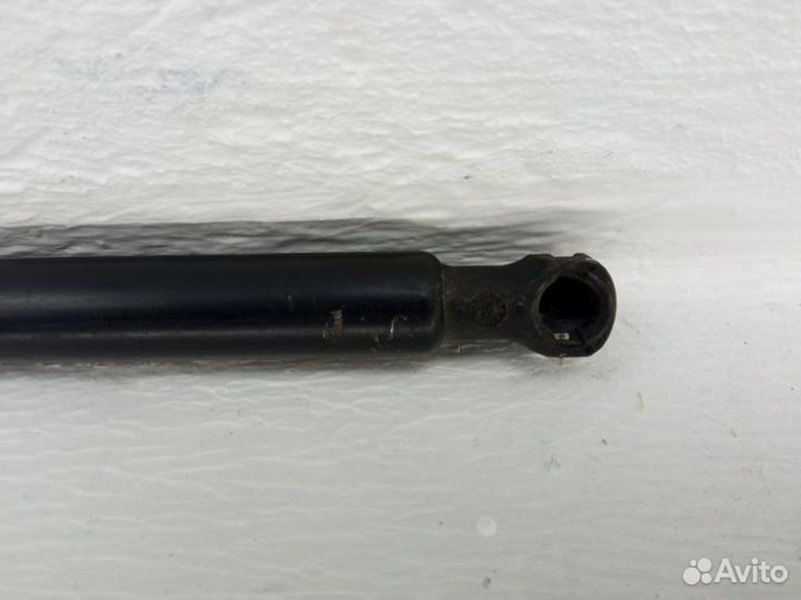 Амортизатор капота Citroen C5 2 DV6TED4 2006