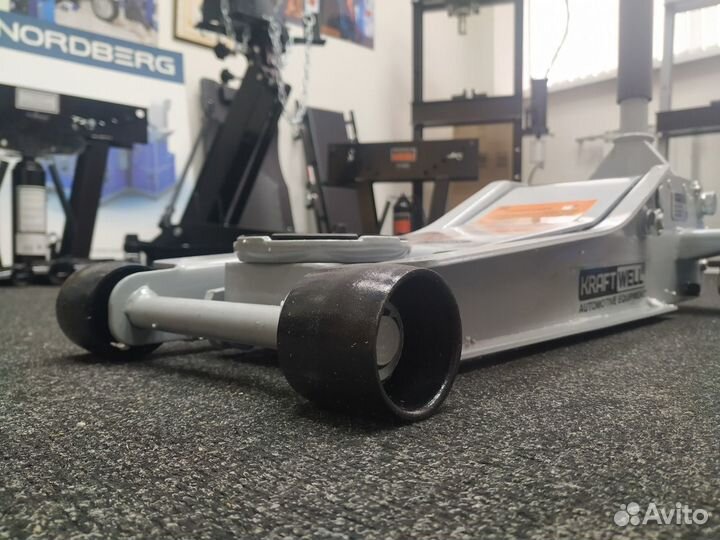 Домкрат подкатной 3 тонны krwfj3L низкопрофильный