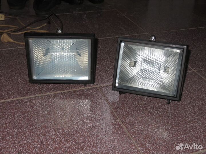 Прожекторы галогенные 2 шт