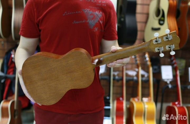 Укулеле концертная Kaimana + Аксессуары