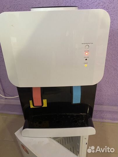Кулер для воды напольный
