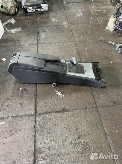 Консоль центральная Mercedes Benz C-klass w204