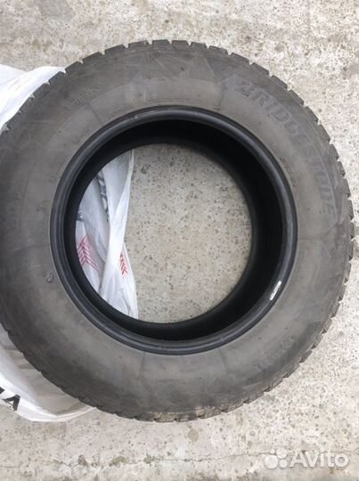 Bridgestone Blizzak DM-V2 285/60 R18