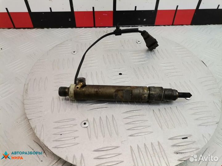 Форсунка Volkswagen Golf 3 2000 038130201F