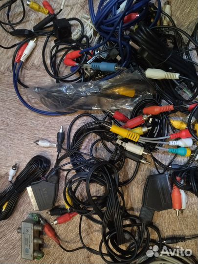 Зарядки и тюльпаны к тв