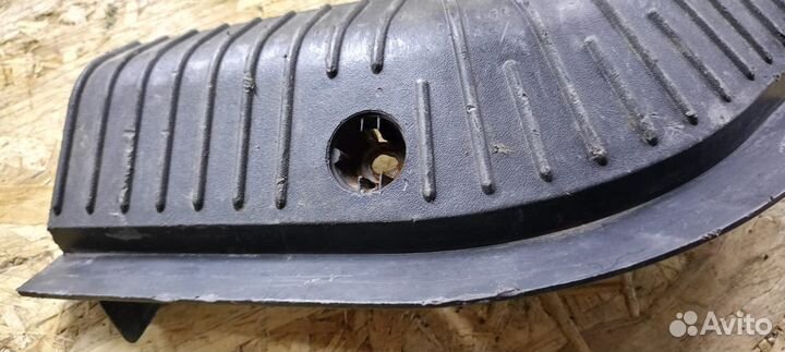 Накладка обшивки багажника левая Jaguar X-type