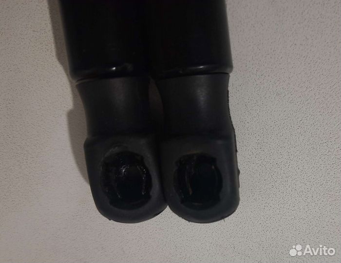 Стойки для багажника или капота