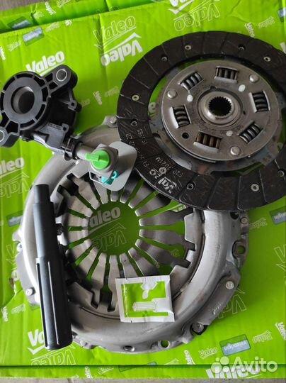 Комплект сцепления Valeo Nissan Renault