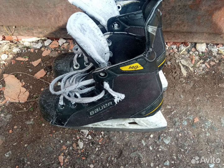 Коньки хоккейные детские