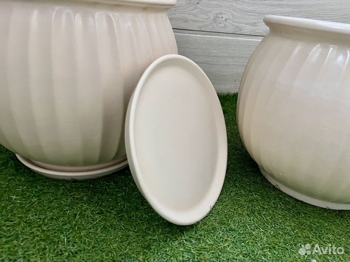 Два керамических напольных горшка