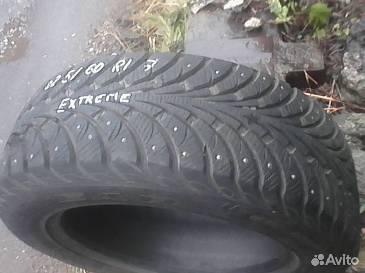 Goodyear UltraGrip Extreme 225/60 R17