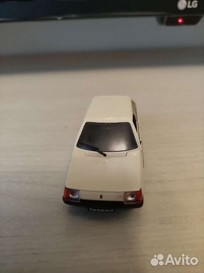 Модель автомобиля заз-1102 Таврия