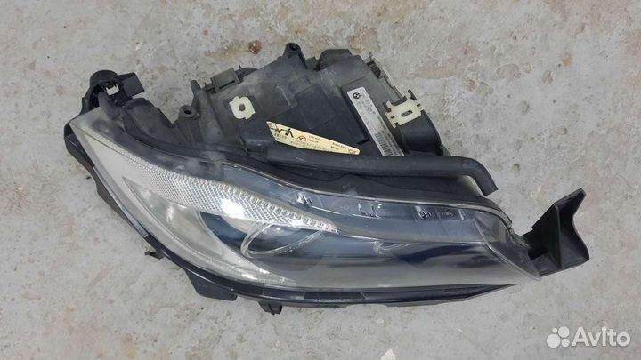 Правая передняя фара BMW 3 e90 ксенон