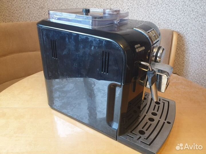 Кофемашина Saeco Syntia